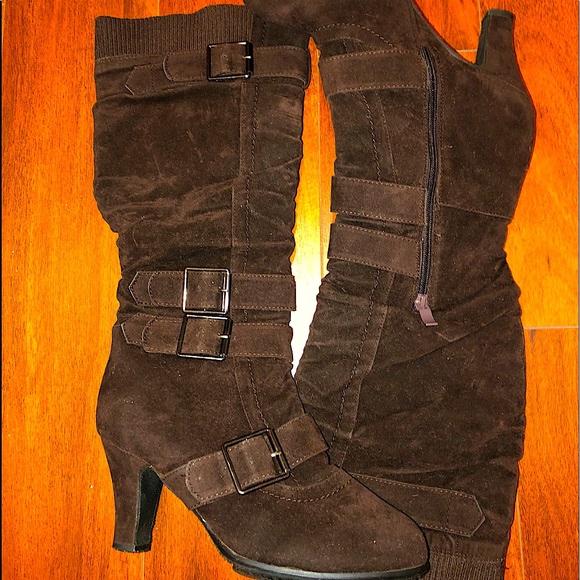 Very cute boot! Take a look!! - Picture 2 of 3